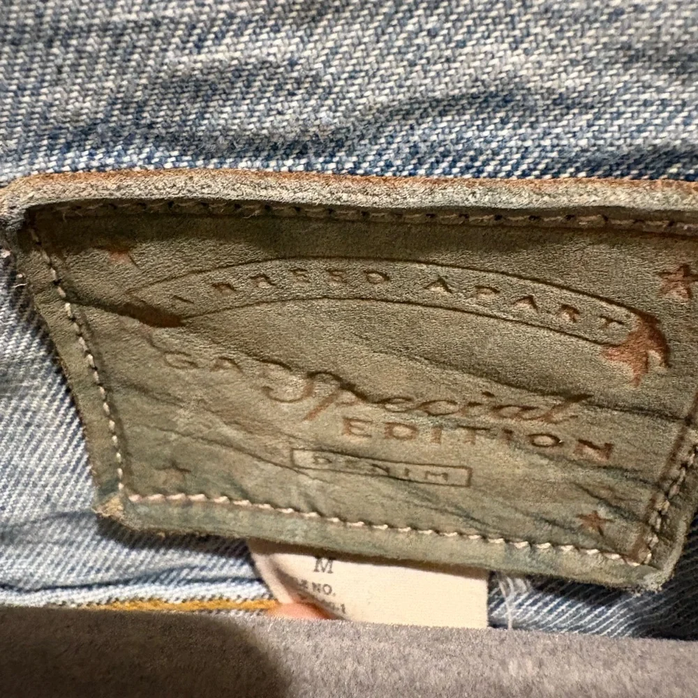 Vintage GAP Light Blue Denim Jacket - Picture 2 of 3
